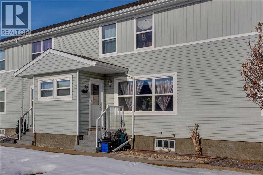 39 Poplar Crescent, Springbrook, Alberta  T4S 1V4 - Photo 1 - A2285294