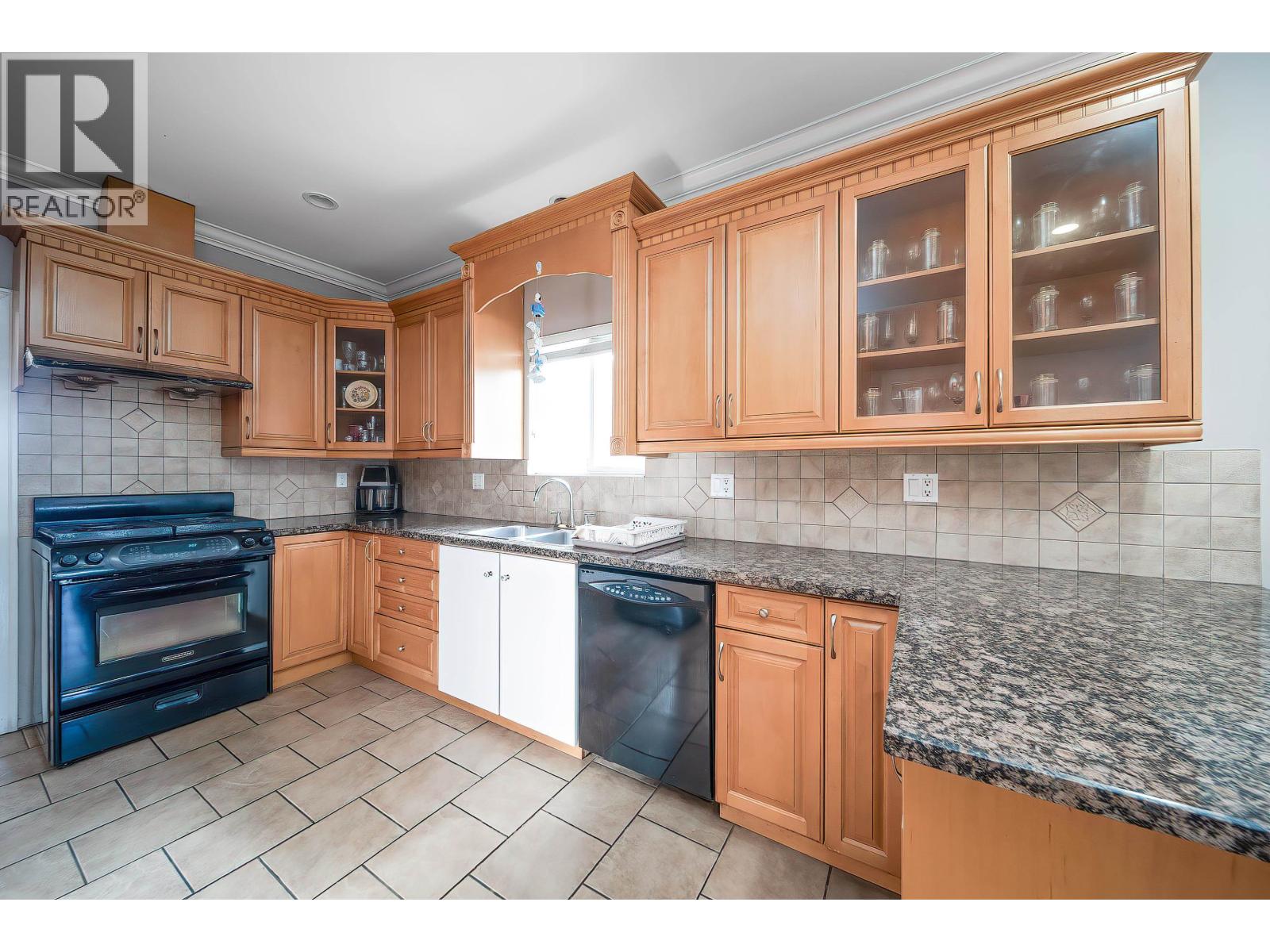 7987 13th Avenue, Burnaby, British Columbia  V3N 2E8 - Photo 13 - R3092098