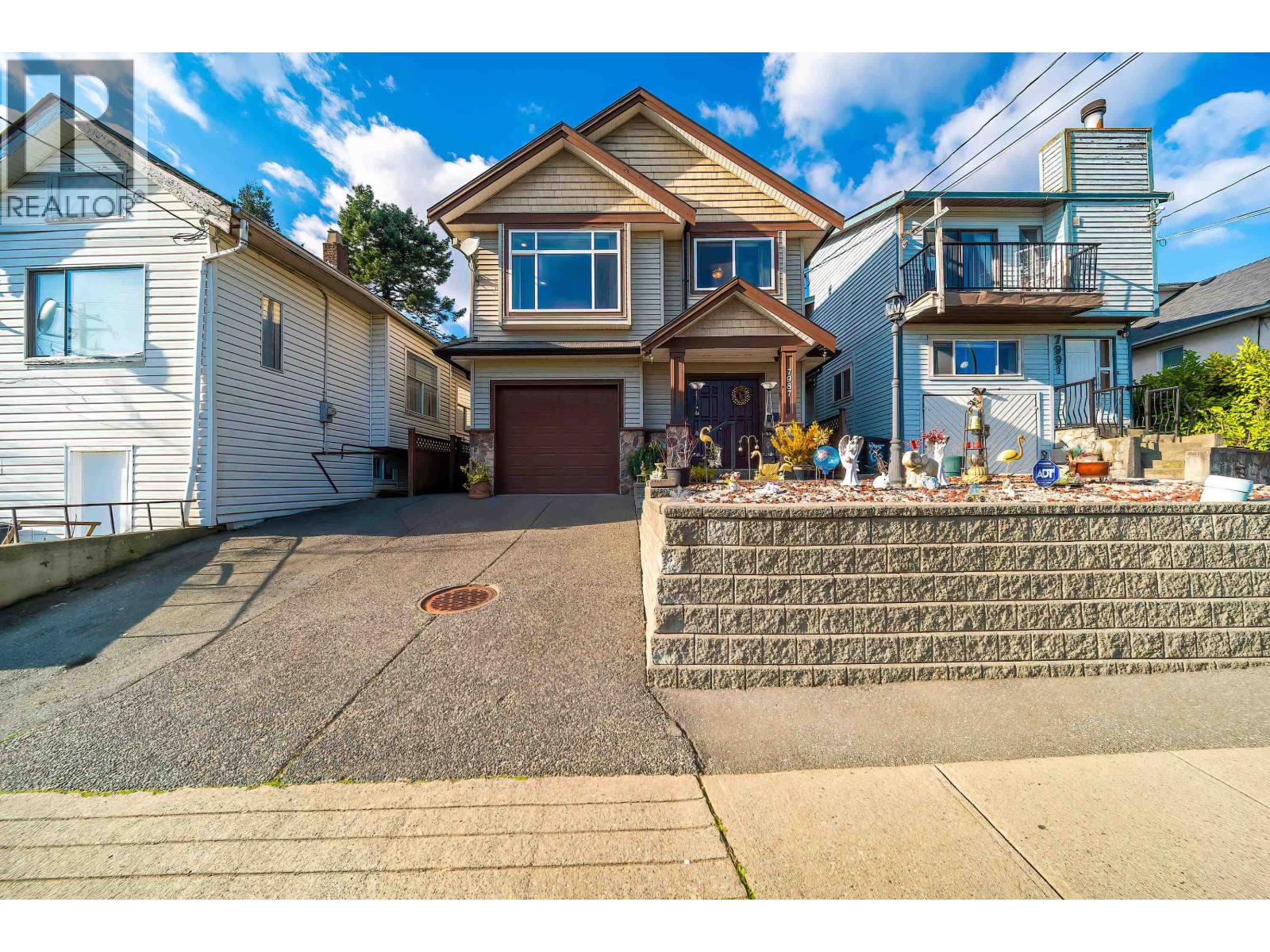 7987 13th Avenue, Burnaby, British Columbia  V3N 2E8 - Photo 2 - R3092098