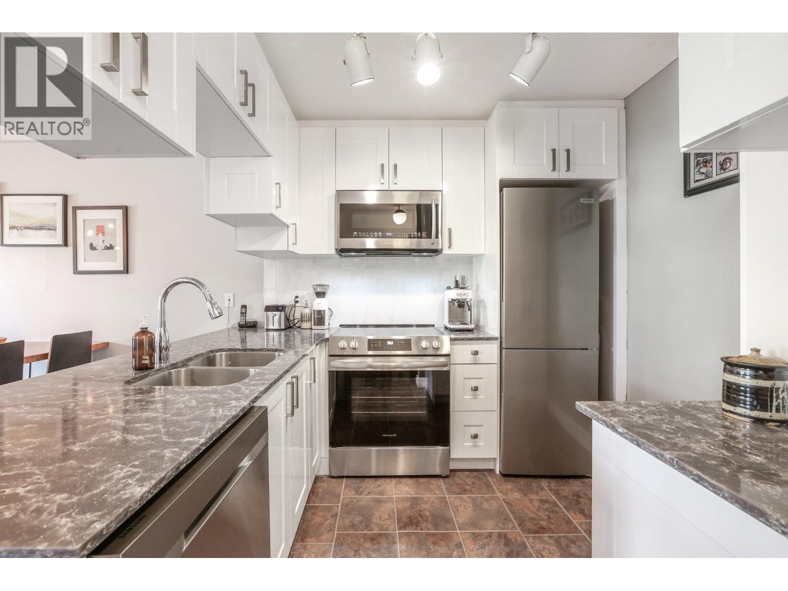 304 135 Eleventh Street, New Westminster, British Columbia  V3M 4C7 - Photo 9 - R3092334