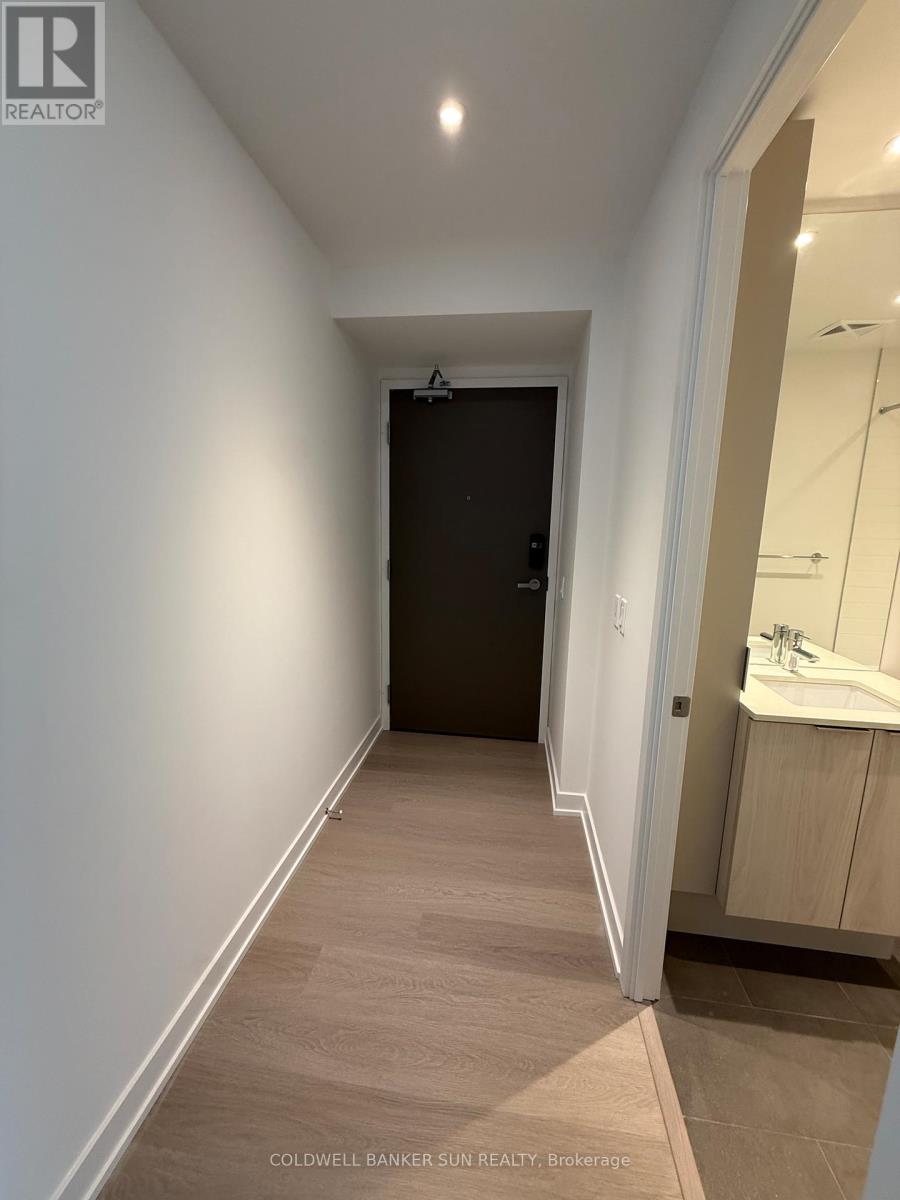 1812 - 448 Burnhamthorpe Road W, Mississauga, Ontario  L5B 0R4 - Photo 10 - W12820076