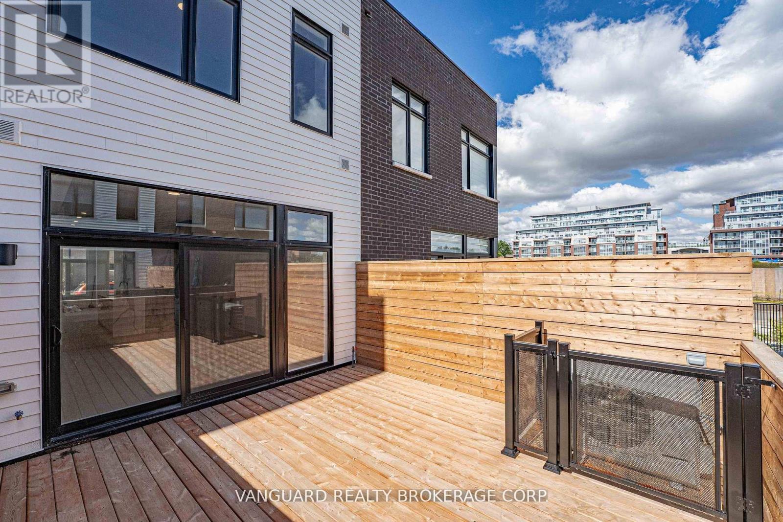 21 - 15 Lou Parsons Way, Mississauga, Ontario  L5H 0B2 - Photo 35 - W12820128