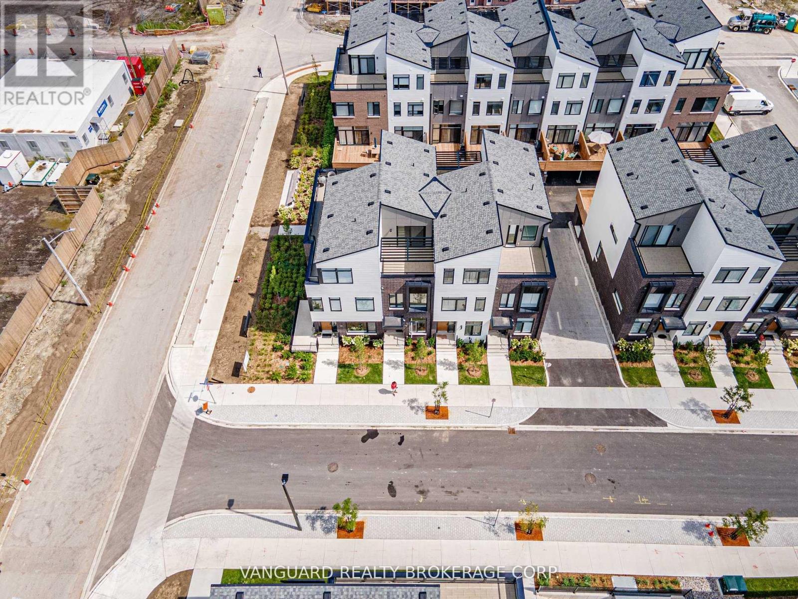 21 - 15 Lou Parsons Way, Mississauga, Ontario  L5H 0B2 - Photo 9 - W12820134