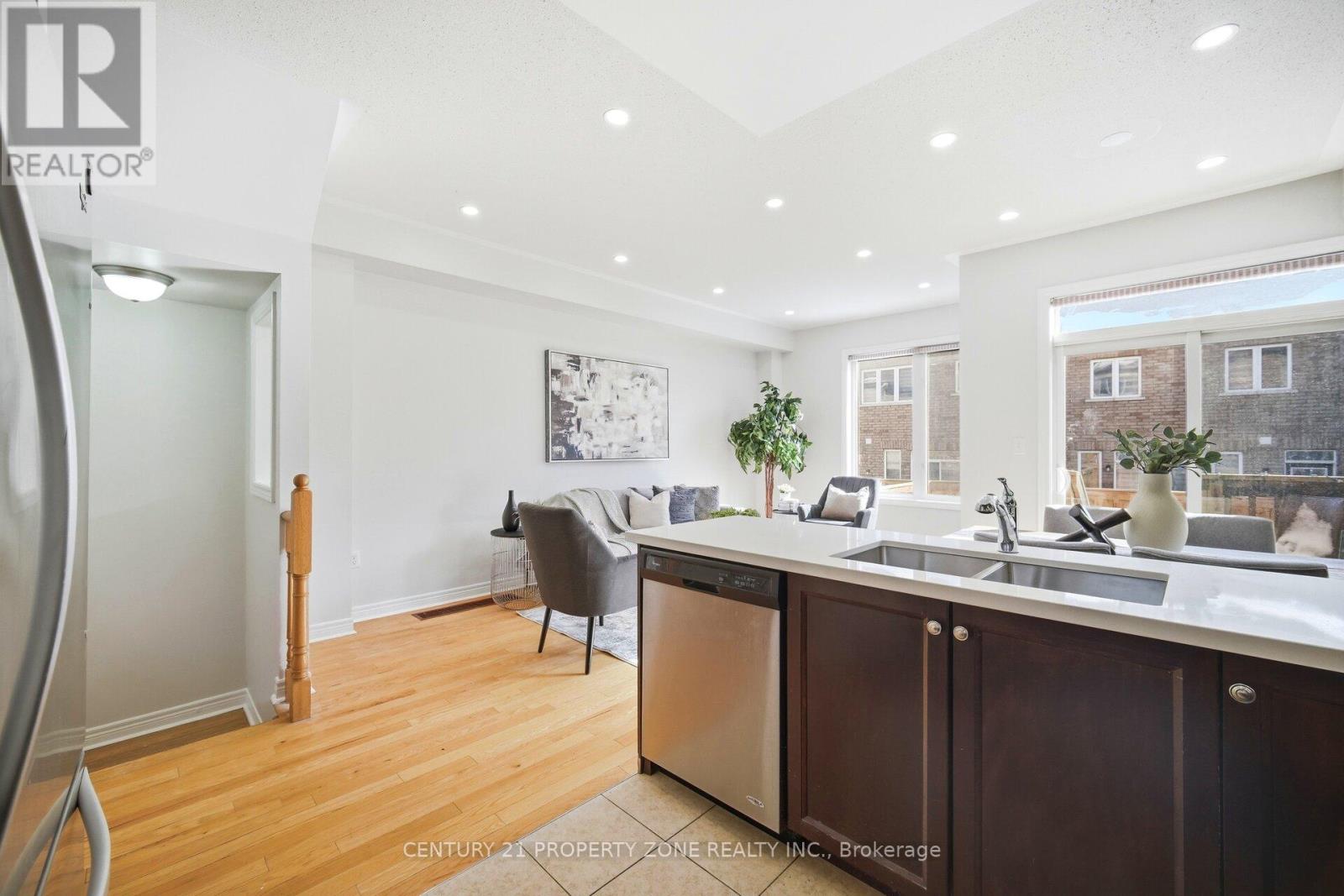 9 Foliage Drive, Brampton, Ontario  L7A 4M7 - Photo 18 - W12820150