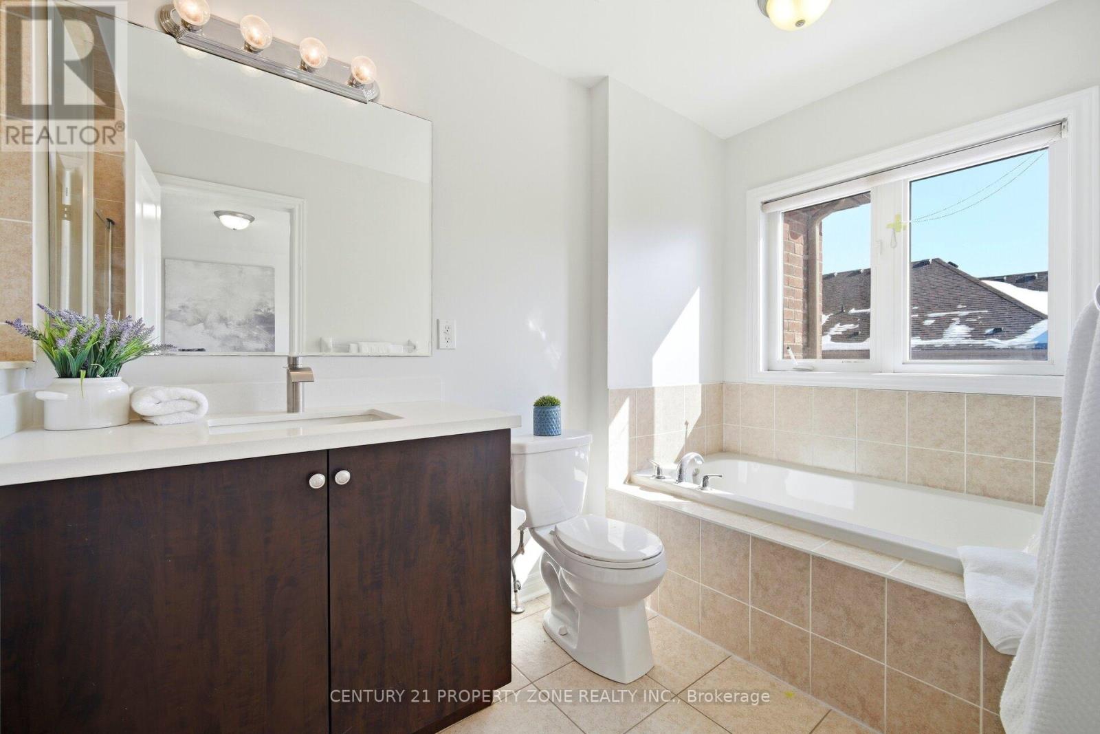 9 Foliage Drive, Brampton, Ontario  L7A 4M7 - Photo 30 - W12820150