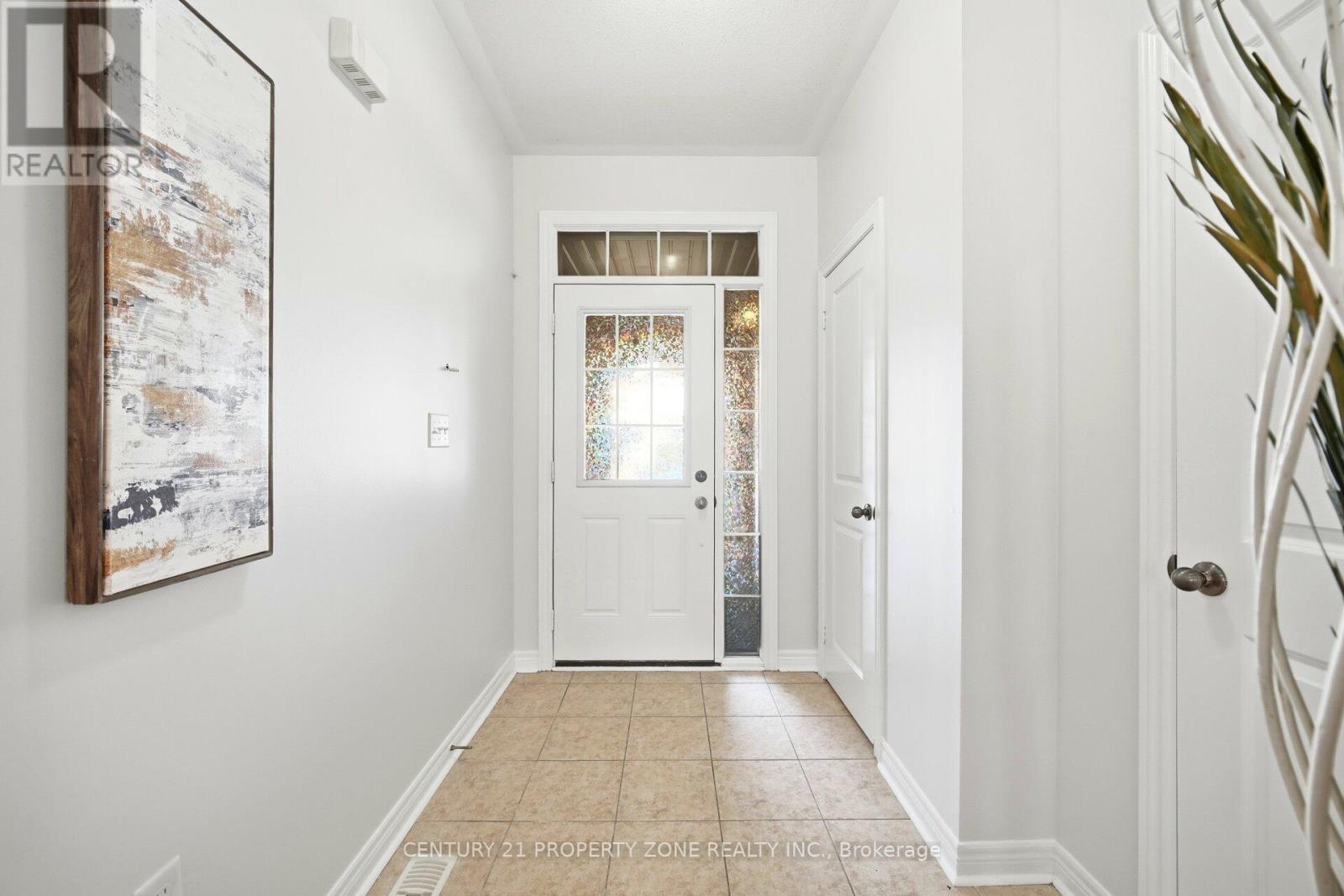 9 Foliage Drive, Brampton, Ontario  L7A 4M7 - Photo 6 - W12820150