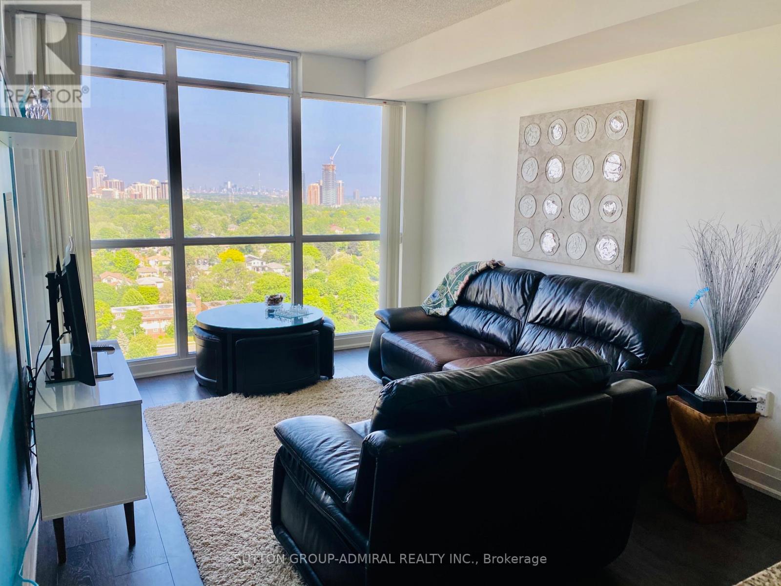 1611 - 9 Valhalla Inn Road E, Toronto, Ontario  M9B 0B2 - Photo 3 - W12820194