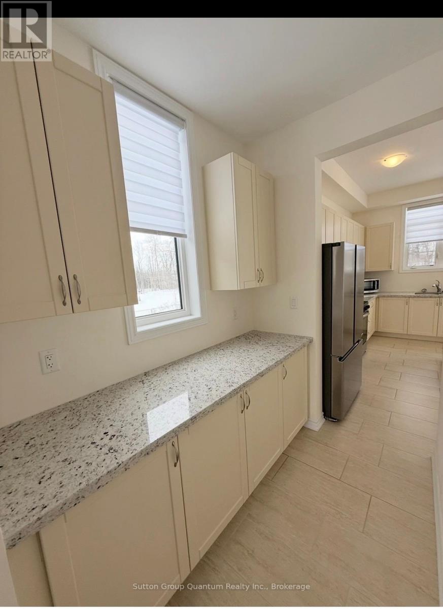 174 Rosanne Circle, Wasaga Beach, Ontario  L9Z 1J7 - Photo 6 - S12820274