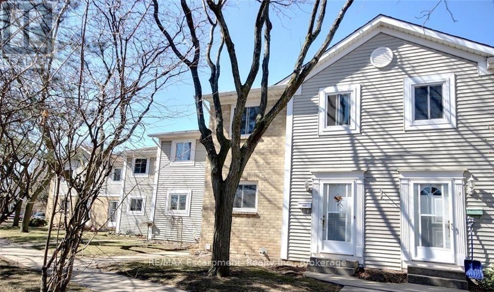 6 - 38 Elma Street, St. Catharines, Ontario  L2N 6Z3 - Photo 2 - X12820254