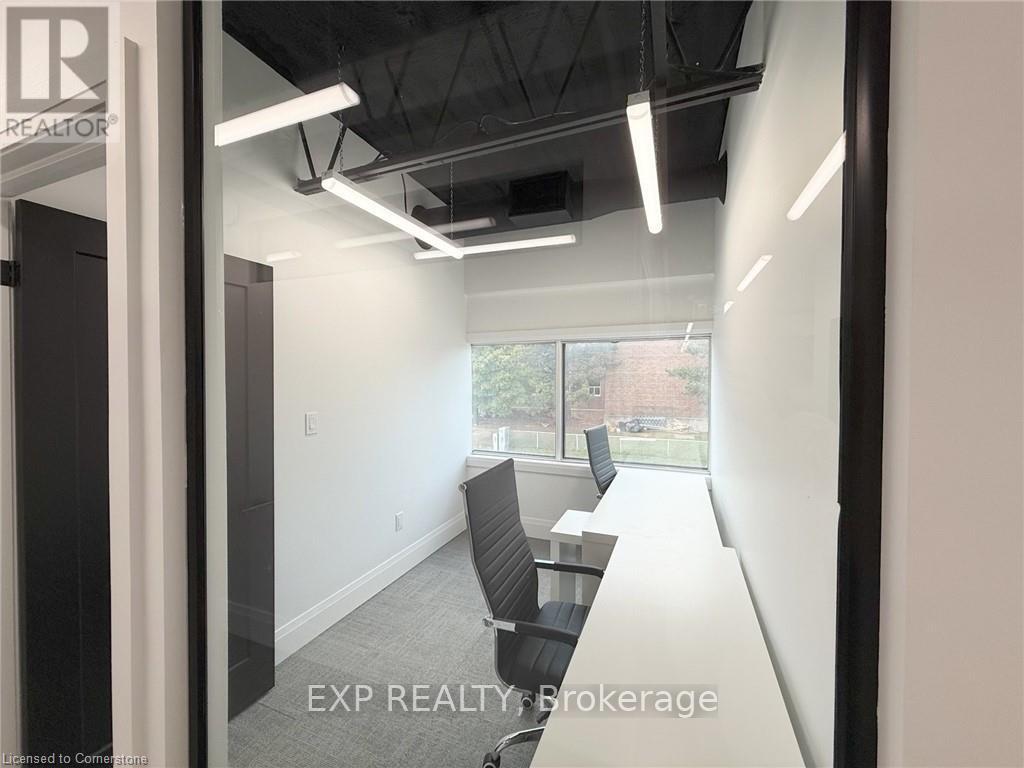 117 - 156 Parkdale Avenue N, Hamilton, Ontario  L8H 5X2 - Photo 2 - X12820082