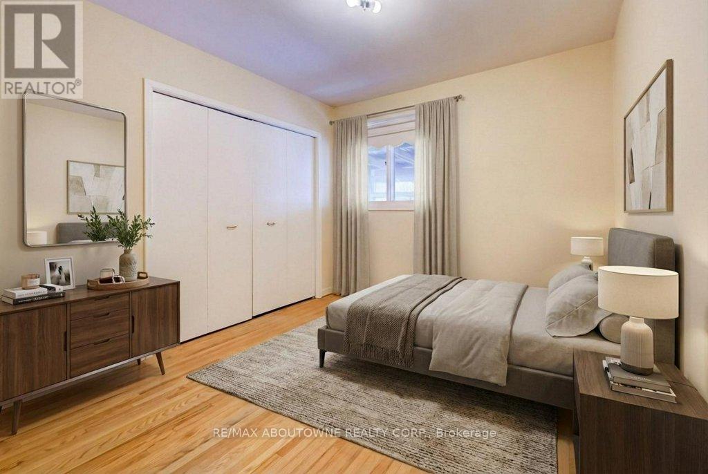 1245 Tyneburn Crescent, Mississauga, Ontario  L4X 1P4 - Photo 13 - W12804848