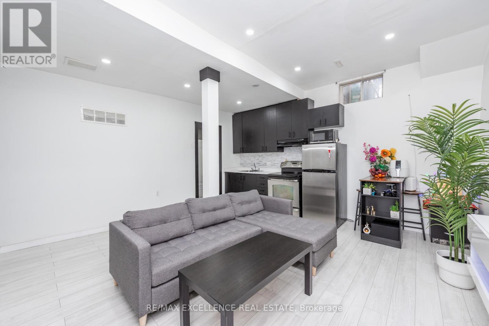 60 Kesteven Crescent, Brampton, Ontario  L6W 4E5 - Photo 31 - W12817510