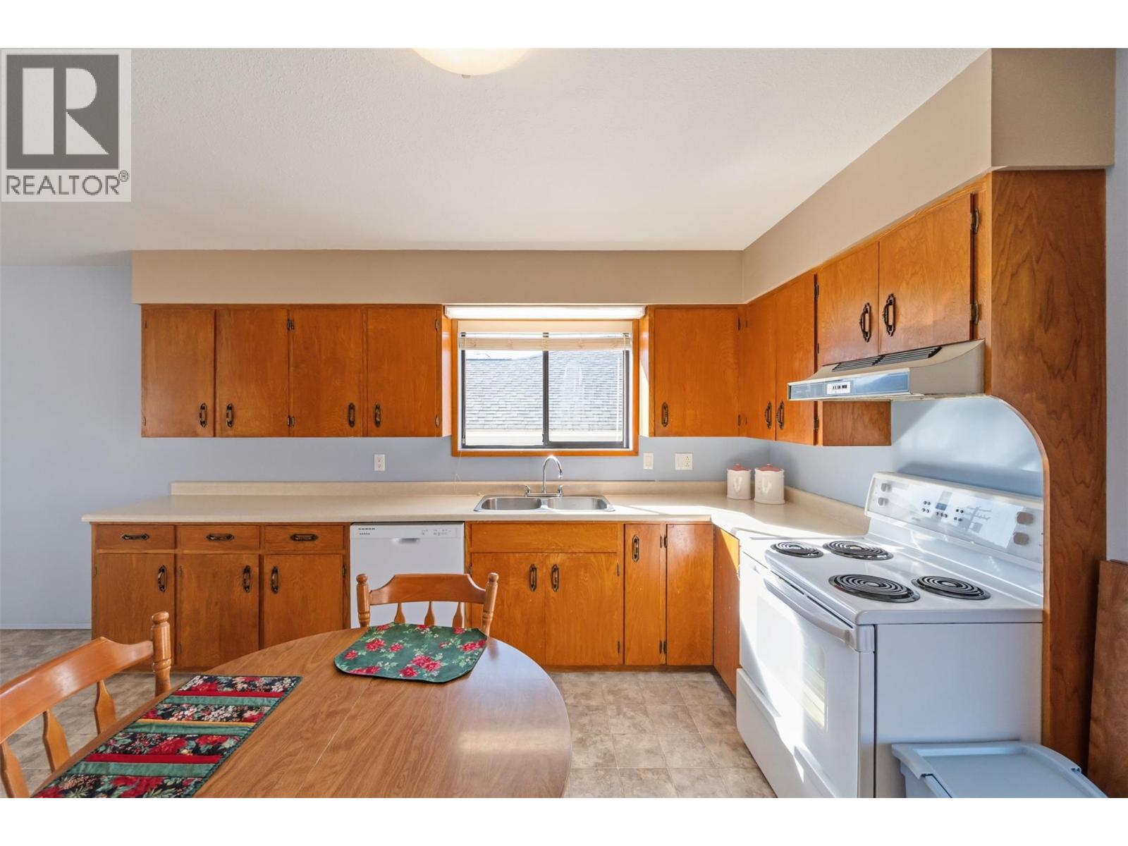 5808 Columbia Street, Oliver, British Columbia  V0H 1T0 - Photo 16 - 10376437