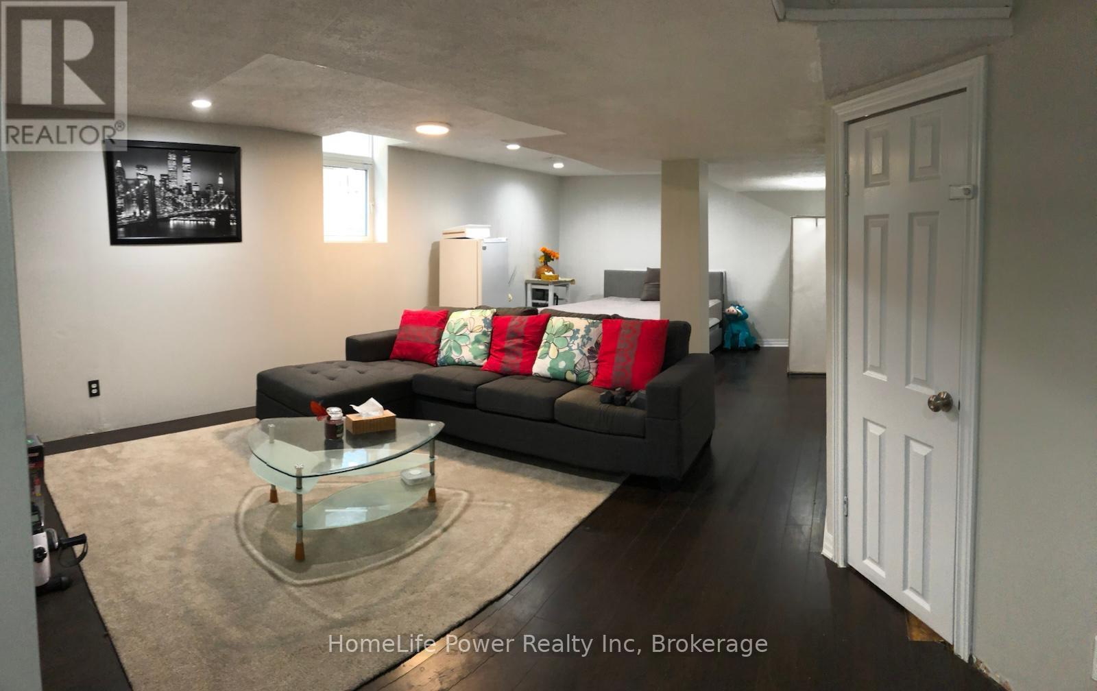 14 Sparrow Court, Brampton, Ontario  L6Y 3P2 - Photo 13 - W12820362