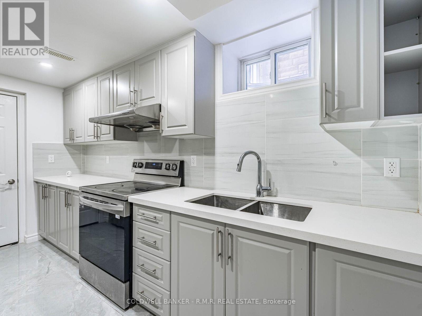 15 George Holley Street, Whitby, Ontario  L1P 0G3 - Photo 11 - E12820226