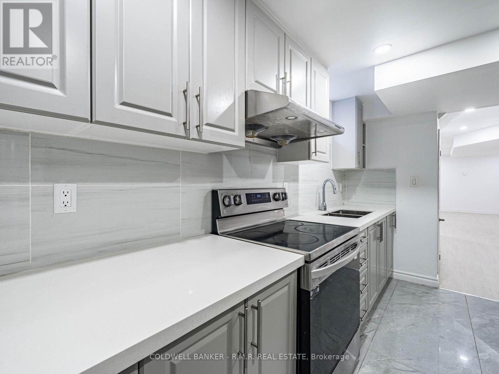 15 George Holley Street, Whitby, Ontario  L1P 0G3 - Photo 16 - E12820226