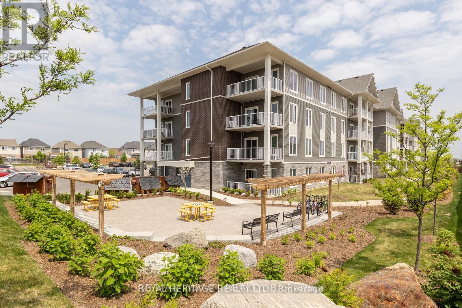 209 - 290 Liberty Street N, Clarington, Ontario  L1C 0V5 - Photo 1 - E12820398