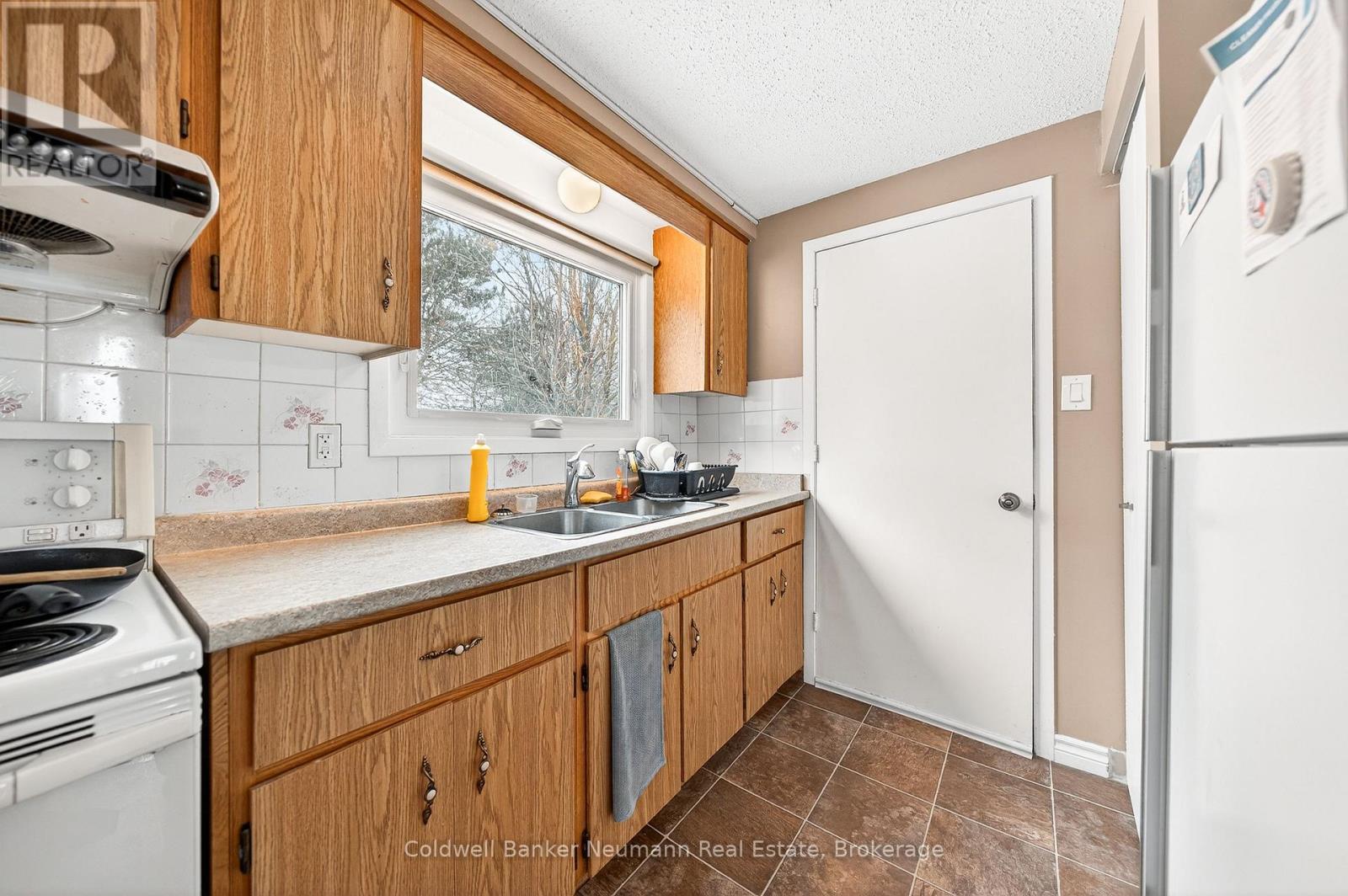 25 Briarlea Road, Guelph (Kortright West), Ontario  N1G 3H4 - Photo 11 - X12820336