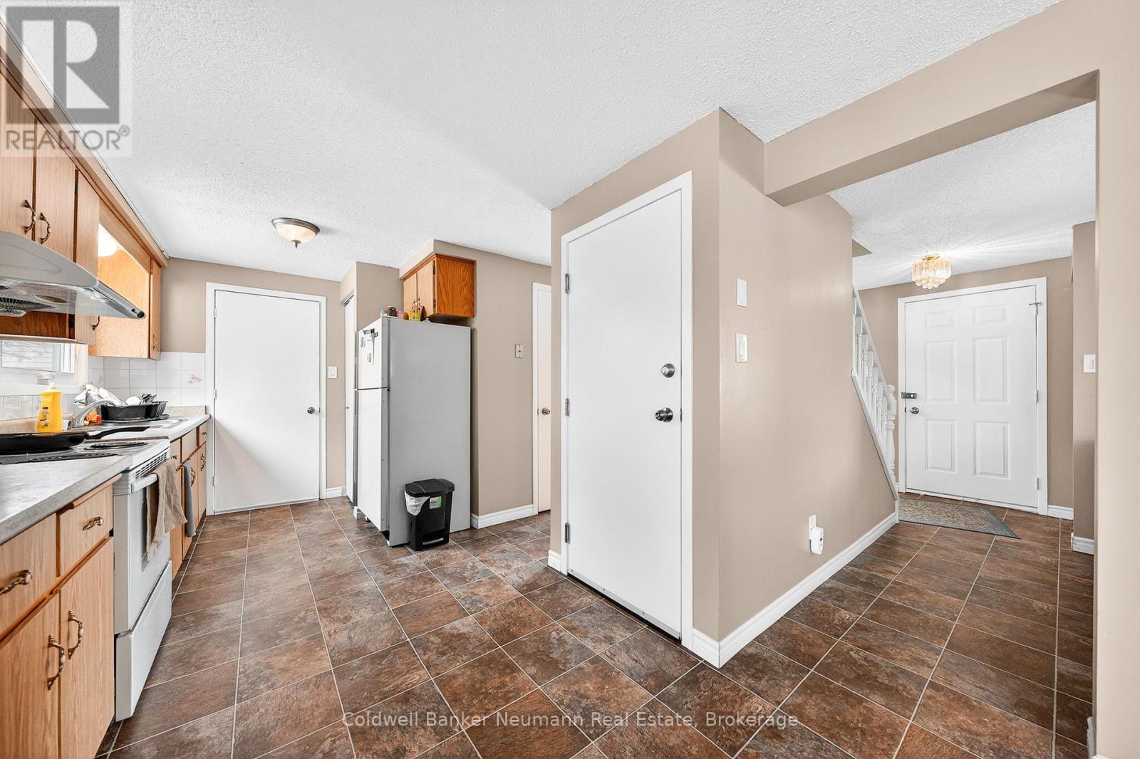 25 Briarlea Road, Guelph (Kortright West), Ontario  N1G 3H4 - Photo 8 - X12820336