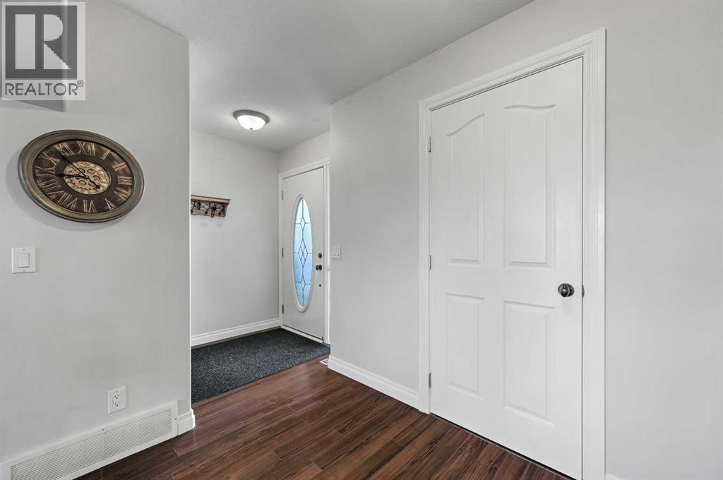 60 Canoe Cove Sw, Airdrie, Alberta  T4B 2Z5 - Photo 2 - A2283904