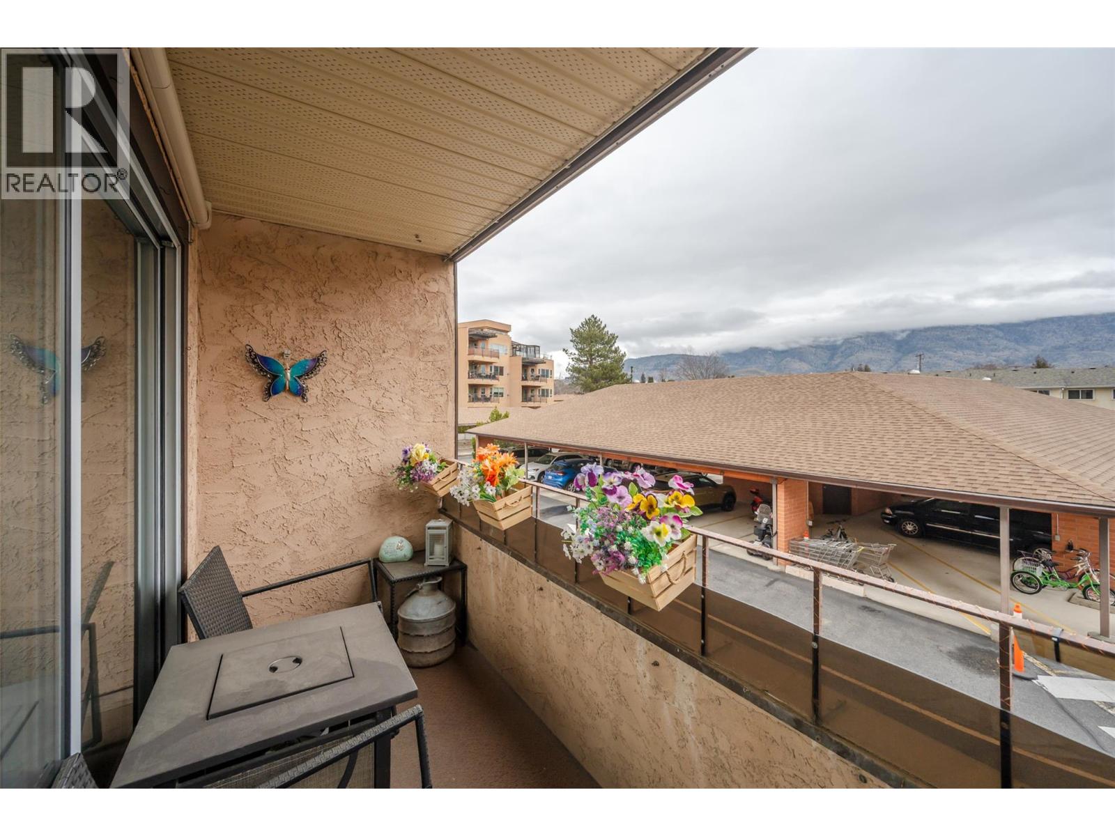 337 MCKINNEY Road Unit# 216 Oliver Photo 27