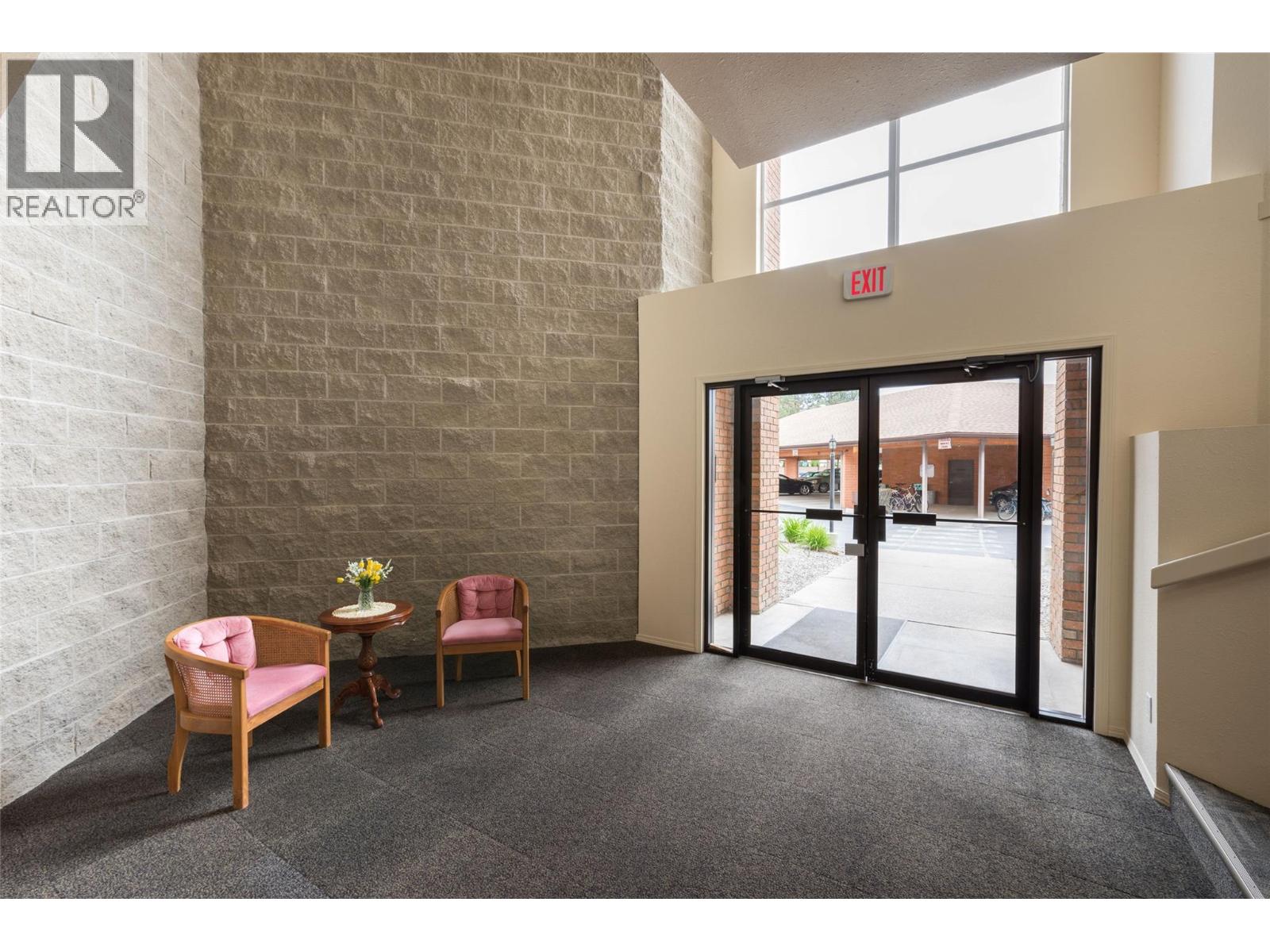 337 MCKINNEY Road Unit# 216 Oliver Photo 49