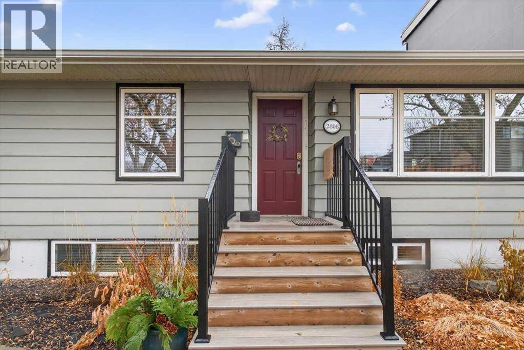 2808 35 Street Sw, Calgary, Alberta  T3E 2Y5 - Photo 2 - A2287781