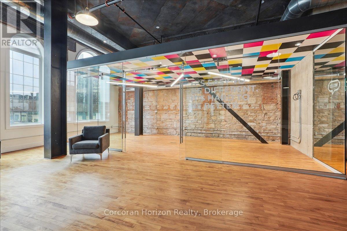 302 - 12 James Street N, Hamilton, Ontario  L8R 2J9 - Photo 14 - X12820334