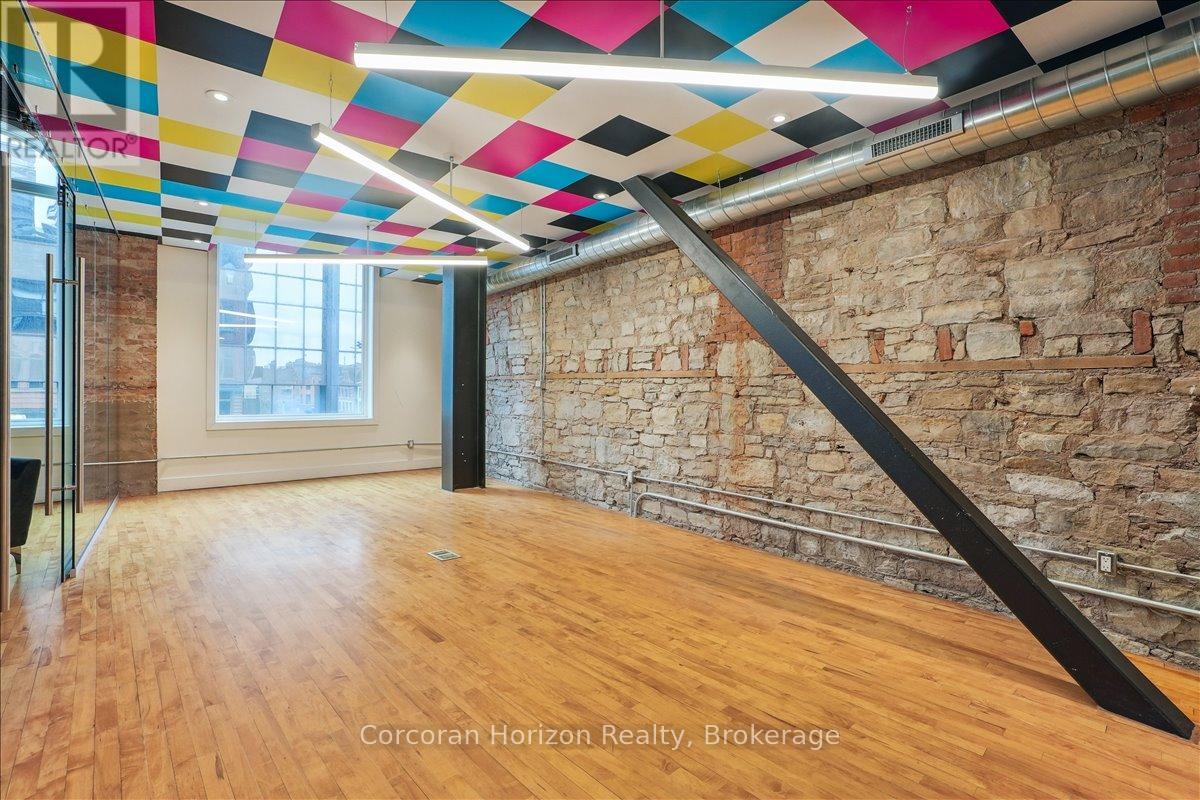 302 - 12 James Street N, Hamilton, Ontario  L8R 2J9 - Photo 15 - X12820334