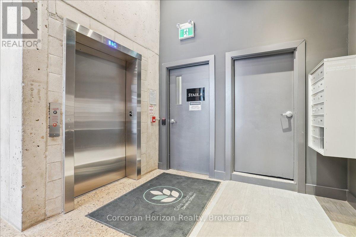 302 - 12 James Street N, Hamilton, Ontario  L8R 2J9 - Photo 6 - X12820334