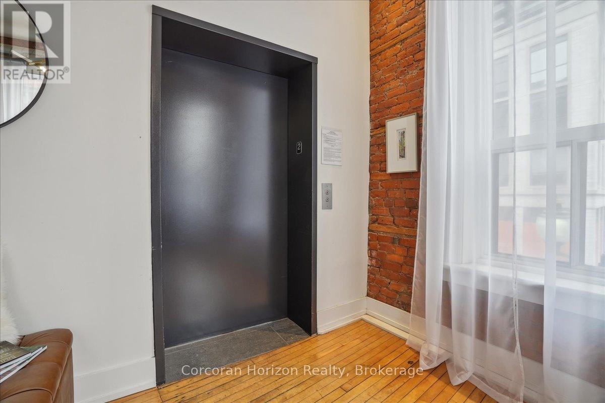 200 - 41 King William Street, Hamilton, Ontario  L8R 1A2 - Photo 8 - X12820394