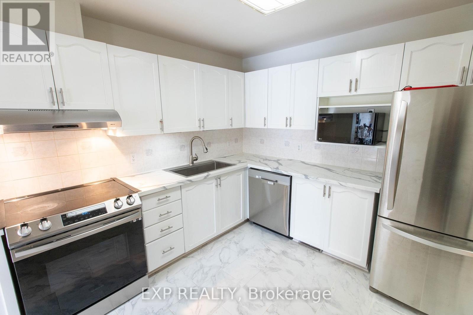 54 Sheppard's Glen Avenue, Ottawa, Ontario  K2M 2M9 - Photo 10 - X12820252