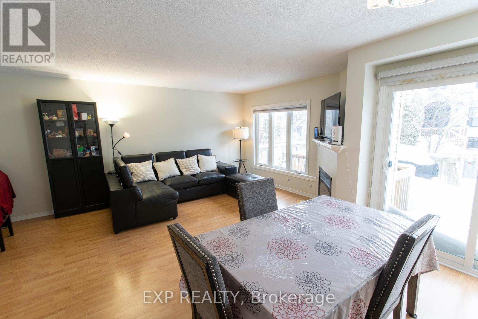 54 Sheppard's Glen Avenue, Ottawa, Ontario  K2M 2M9 - Photo 5 - X12820252