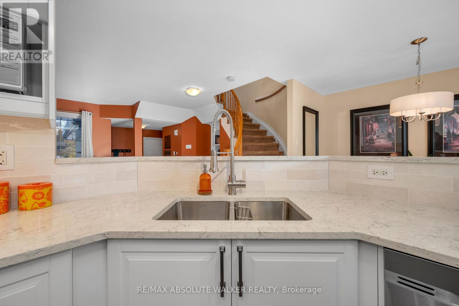 2083 Breezewood Street, Ottawa, Ontario  K4A 4R7 - Photo 16 - X12820306