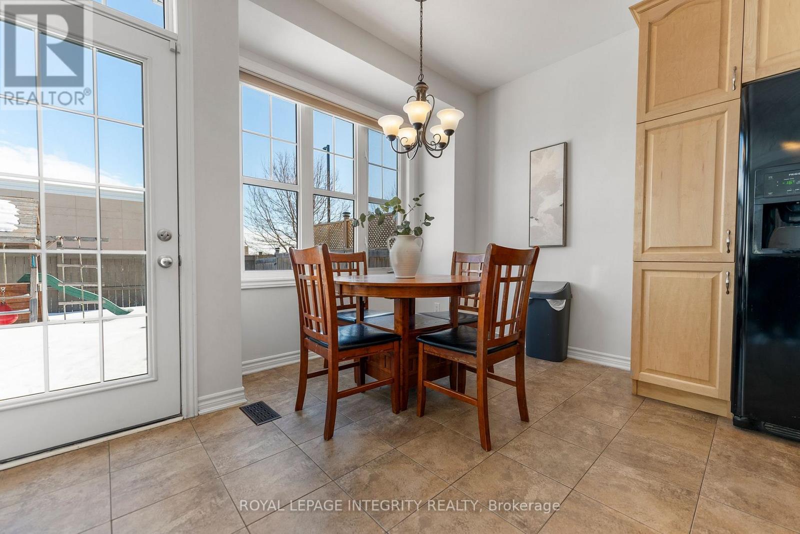 347 Gallantry Way, Ottawa, Ontario K2S 0R1 - Photo 11 - X12820316