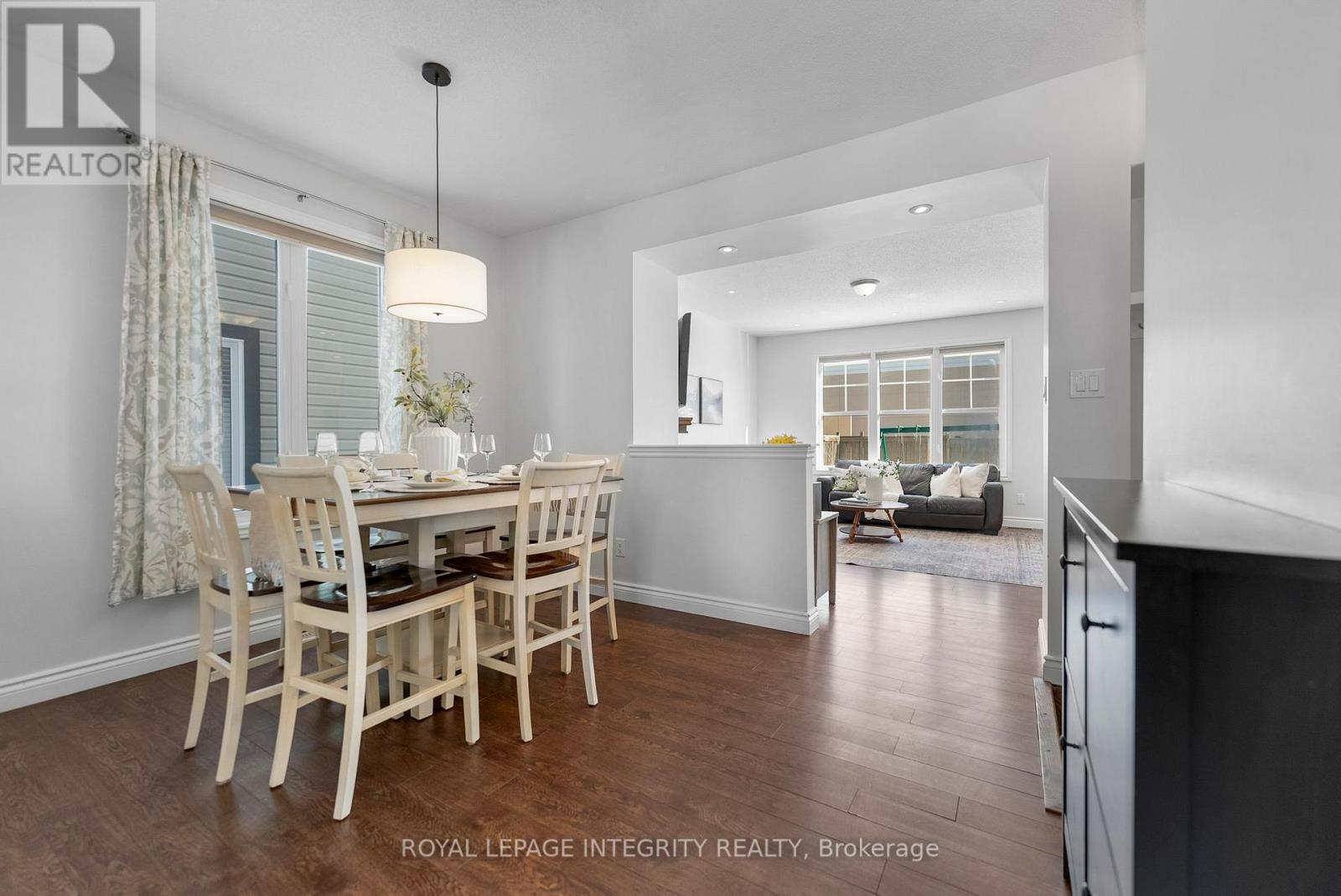 347 Gallantry Way, Ottawa, Ontario K2S 0R1 - Photo 3 - X12820316