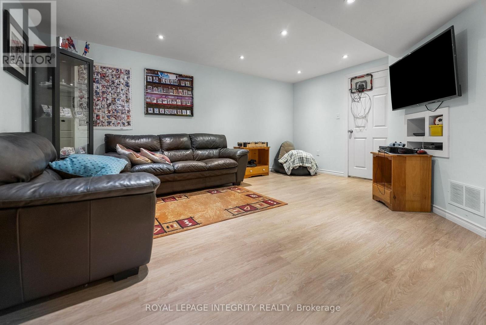 347 Gallantry Way, Ottawa, Ontario K2S 0R1 - Photo 32 - X12820316