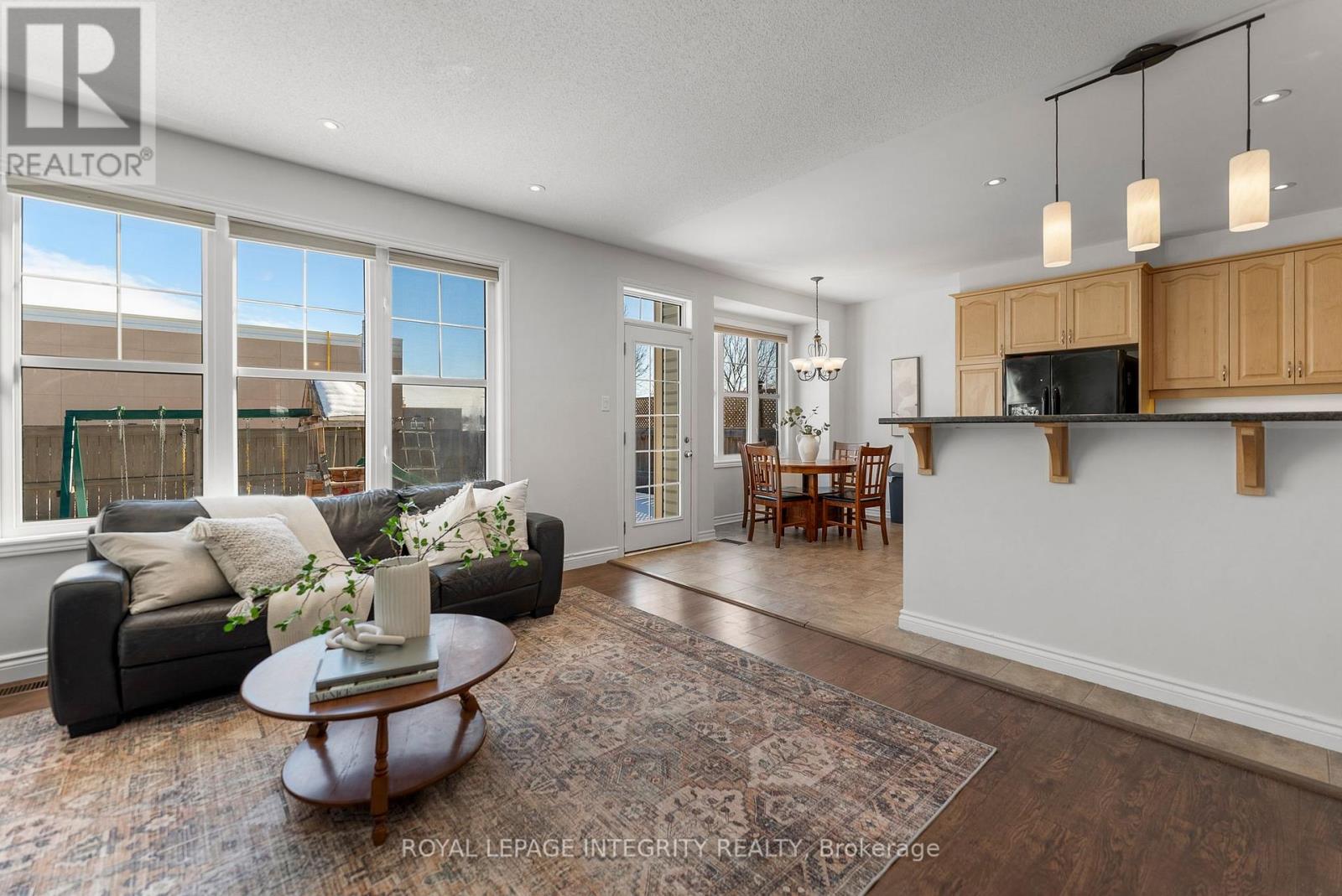 347 Gallantry Way, Ottawa, Ontario K2S 0R1 - Photo 6 - X12820316