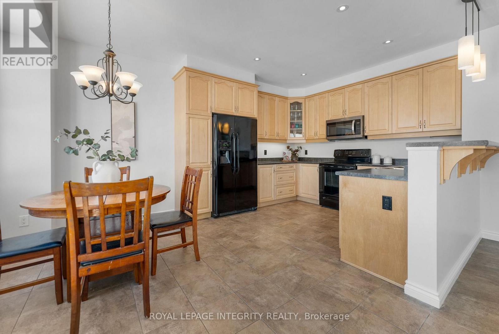 347 Gallantry Way, Ottawa, Ontario K2S 0R1 - Photo 8 - X12820316