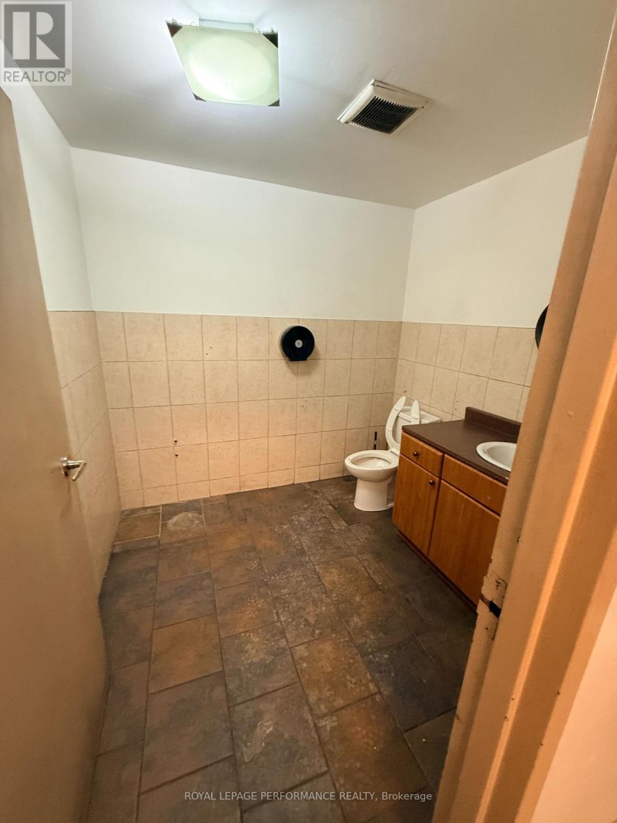 1754a Montreal Road, Ottawa, Ontario  K1J 6N3 - Photo 10 - X12820390