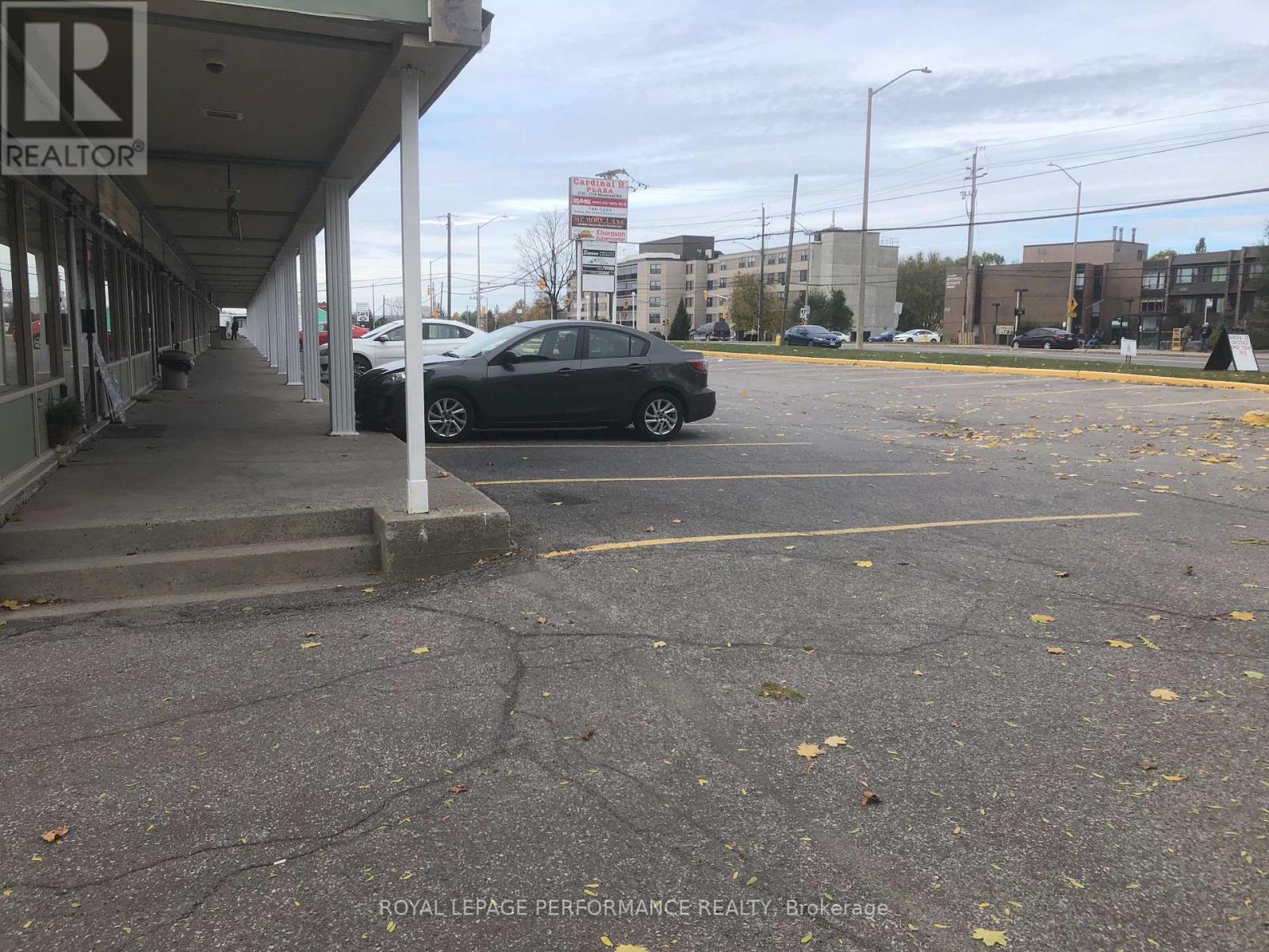 1756 Montreal Road, Ottawa, Ontario  K1J 6N3 - Photo 4 - X12820400