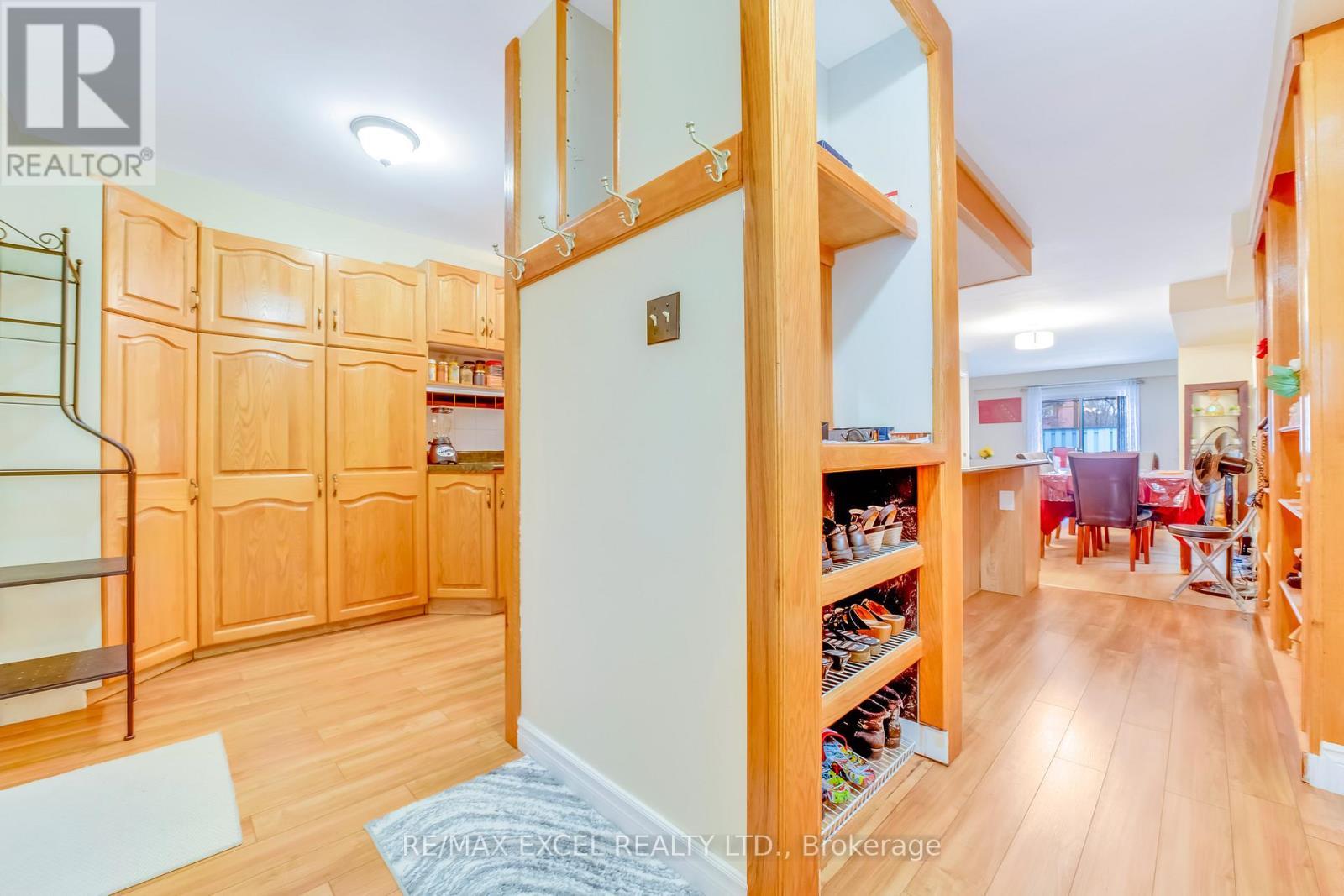 47 Jacob Fisher Drive, Toronto, Ontario  M1B 4K4 - Photo 3 - E12819426