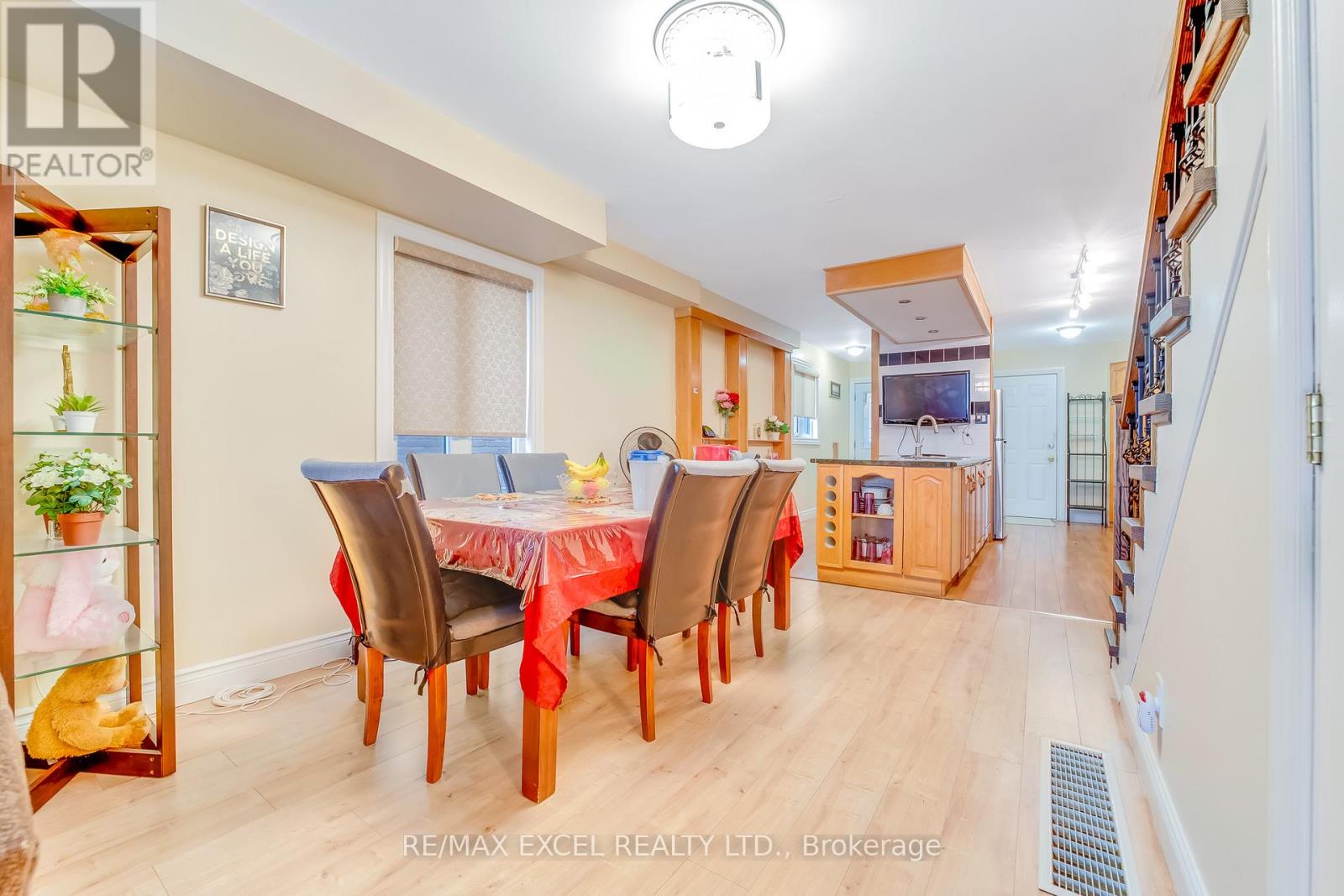 47 Jacob Fisher Drive, Toronto, Ontario  M1B 4K4 - Photo 7 - E12819426