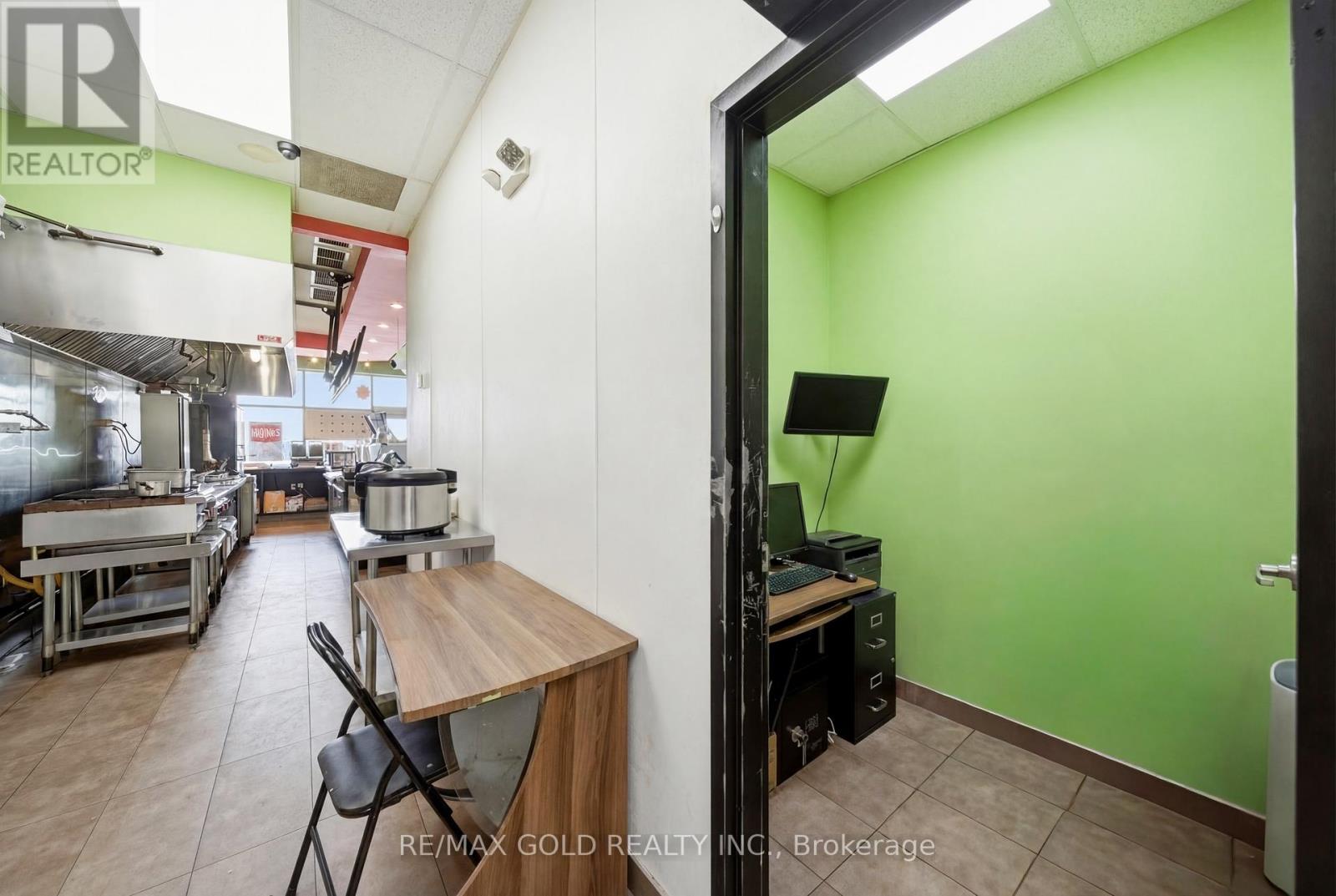 2 - 1356 S Service Road, Hamilton, Ontario  L8E 5C5 - Photo 23 - X12818818