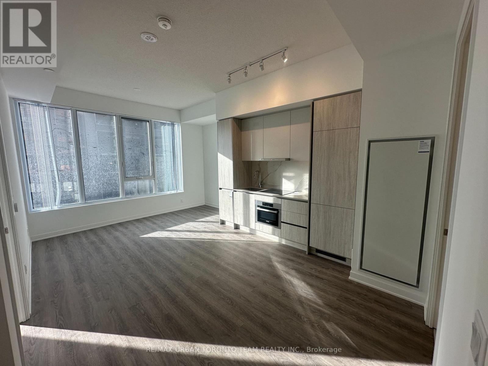 516 - 180 Front Street E, Toronto, Ontario  M5A 0K9 - Photo 2 - C12820358