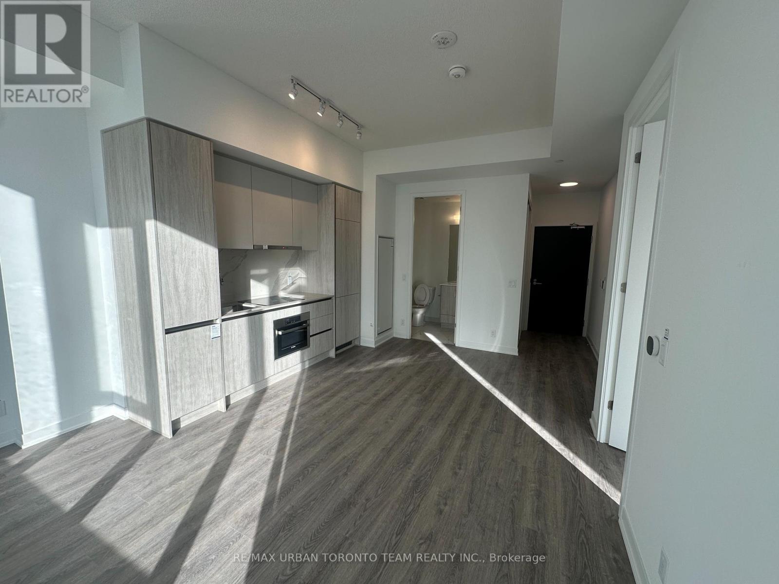 516 - 180 Front Street E, Toronto, Ontario  M5A 0K9 - Photo 5 - C12820358