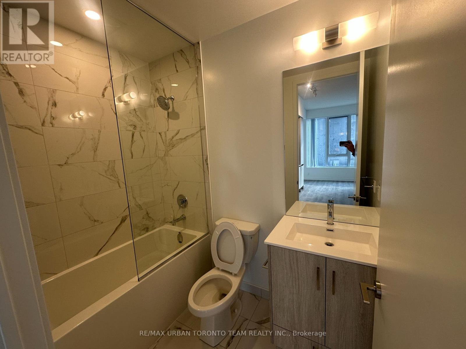 516 - 180 Front Street E, Toronto, Ontario  M5A 0K9 - Photo 9 - C12820358