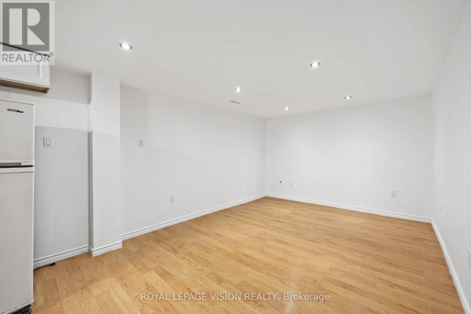 37 Winstanly Crescent, Toronto, Ontario  M1B 1N3 - Photo 5 - E12820222