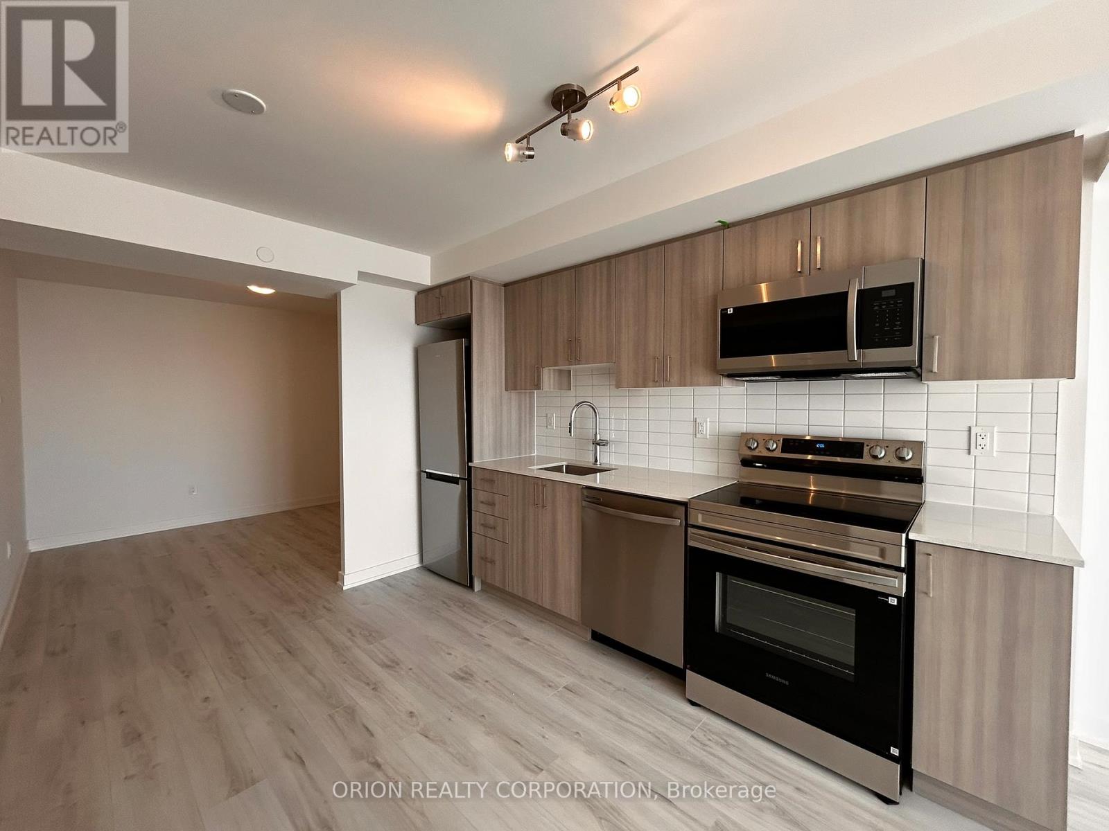 1707 - 1010 Sandy Beach Road, Pickering, Ontario  L1W 0C7 - Photo 10 - E12820360