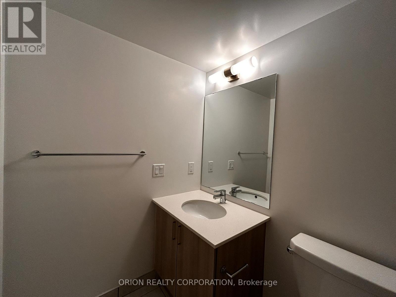 1707 - 1010 Sandy Beach Road, Pickering, Ontario  L1W 0C7 - Photo 5 - E12820360